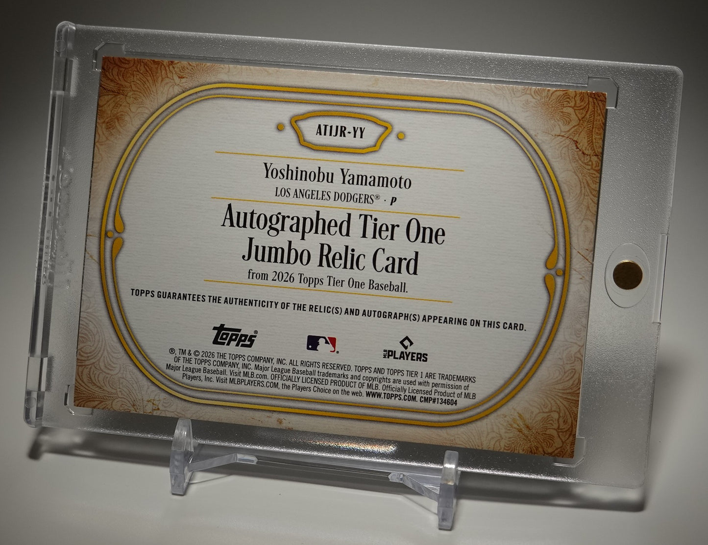 山本由伸 直筆サイン&ジャンボレリックカード ジャージナンバーシリアル! 2026 Topps Tier One Baseball Autographed Tier One Jumbo Relic Card #AT1JR-YY Yoshinobu Yamamoto Dodgers AUTO #'d 018/199